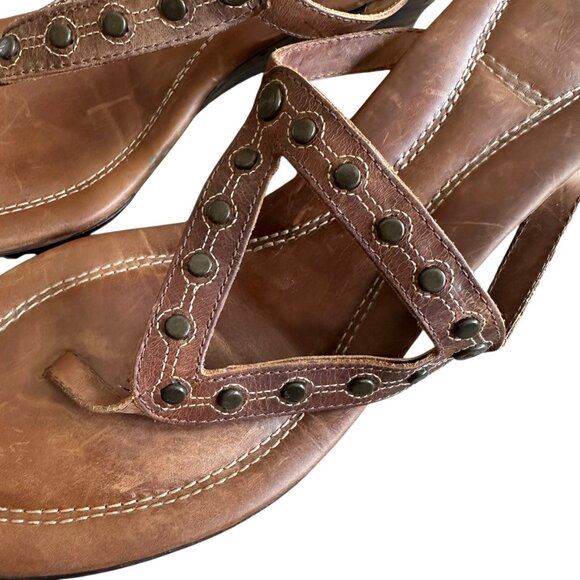 Frye Leather Slip On Slide Sandals Stud Detail Brown Low Wedge Heel Size 8.5 - Picture 5 of 12